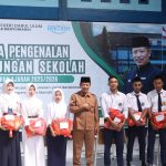 Hari Pertama MPLS, SMKN Darul Ulum Muncar Kenalkan Profil Sekolah dan Sosialisasikan Wawasan Hukum
