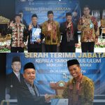 Serah Terima Jabatan Kepala SMK Negeri Darul Ulum Muncar Berlangsung Khidmat